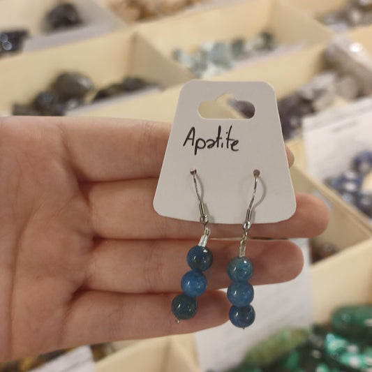 Boucles d'oreilles en apatite bleue